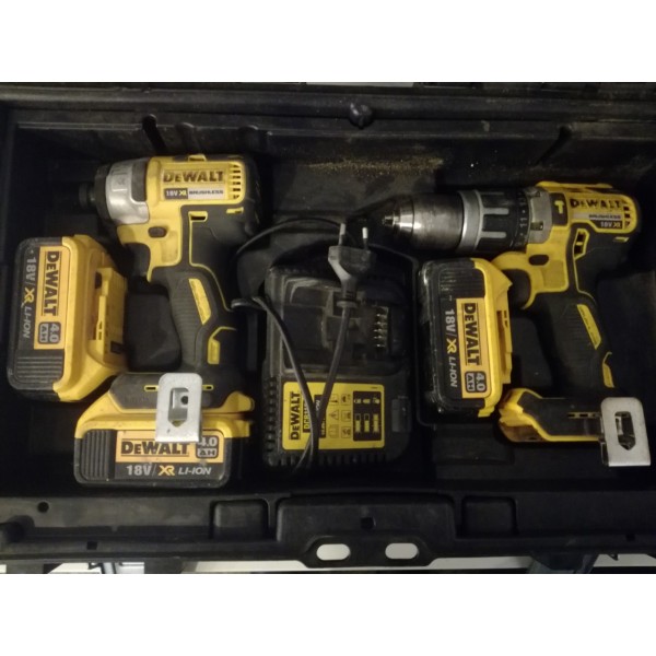 Suktukų komplektas Dewalt dck266p3. 